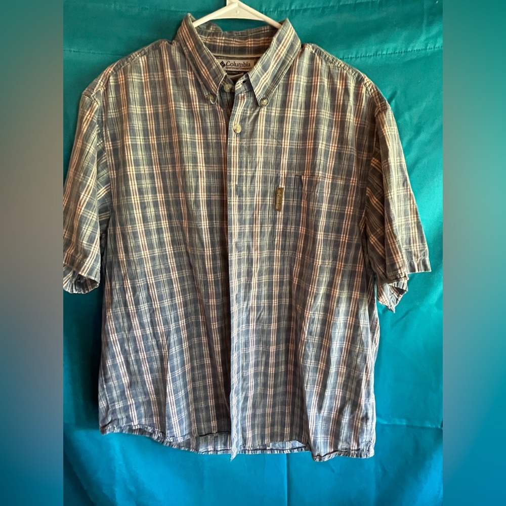 Men’s Columbia plaid button up shirt